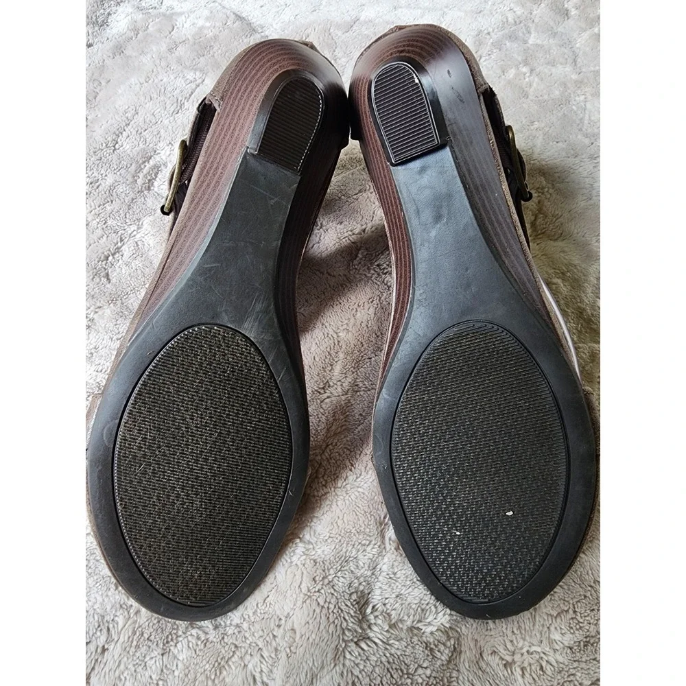 Sugar Wigout Demi Wedge Sandals Brown Perforated T-Strap Dual Buckle Womens 6.5